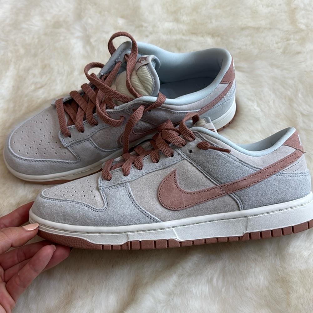 Nike Dunk Low “Fossil Rose”